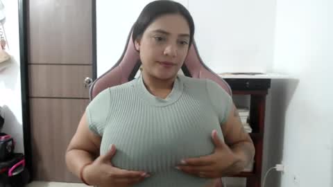 Snapshot of nebyula_star chatting on 07-16-26, 06:47 Nebyula online show from 07-16-26, 06:47