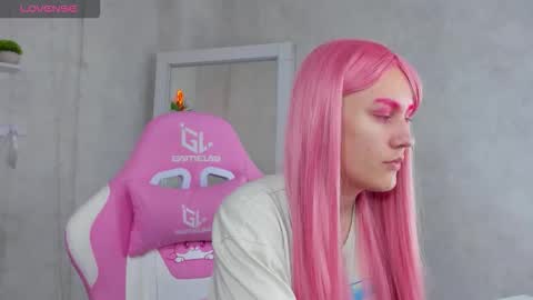 Snapshot of nedzumi_sato chatting on 12-18-25, 12:49 Nedzumi online show from 12-18-25, 12:49