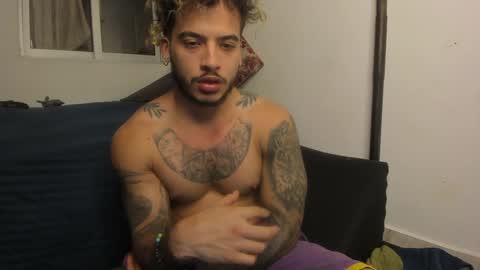 Nei turn green online show from 01-21-25, 04:10