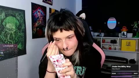 Snapshot of neena_nyx chatting on 05-13-26, 02:09 Neena Nyx online show from 05-13-26, 02:09
