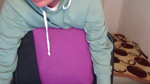 Zoe online show from 10-10-25, 08:02