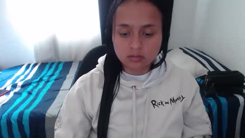 Zoe online show from 12-14-25, 05:07