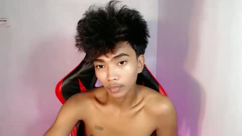 Snapshot of neil_asian69 chatting on 10-27-25, 09:13 neil_asian69 online show from 10-27-25, 09:13
