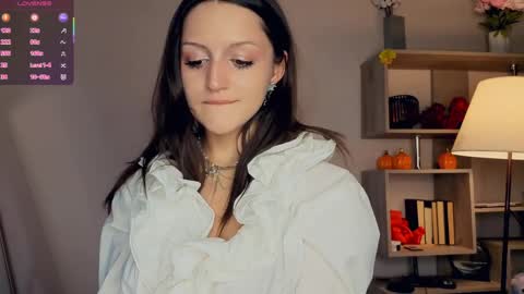 Vicky and Beatrice online show from 04-08-26, 07:14