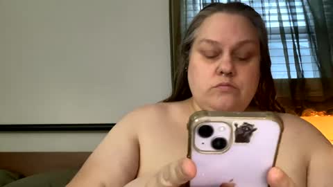 Snapshot of nellatlas chatting on 02-17-25, 11:31 Nellie Atlas online show from 02-17-25, 11:31