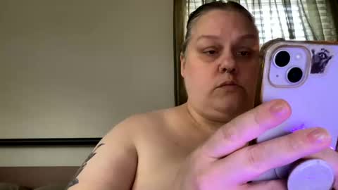 Snapshot of nellatlas chatting on 09-12-25, 11:37 Nellie Atlas online show from 09-12-25, 11:37