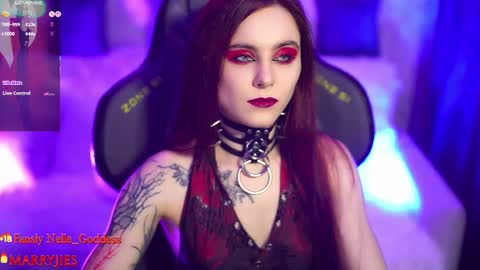 Snapshot of nelle_ chatting on 09-16-25, 08:32 online show from 09-16-25, 08:32