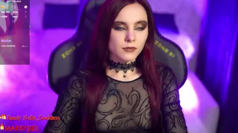 Snapshot of nelle_ chatting on 10-09-25, 05:33 online show from 10-09-25, 05:33