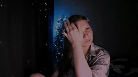 Snapshot of nelli_lux chatting on 12-20-25, 08:27 Nelli online show from 12-20-25, 08:27