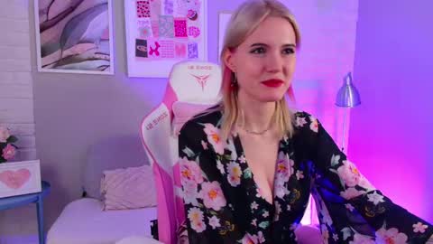Snapshot of nellloyns chatting on 03-03-25, 11:35 Nelly online show from 03-03-25, 11:35