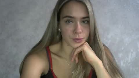 Snapshot of nelly_fortu chatting on 11-18-25, 10:41 nelly_fortu online show from 11-18-25, 10:41