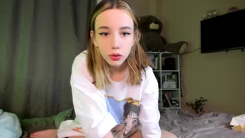 nelly_yy online show from 01-27-25, 01:19