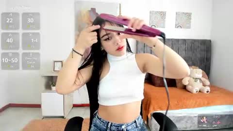 nenitaa_ online show from 06-12-26, 12:15