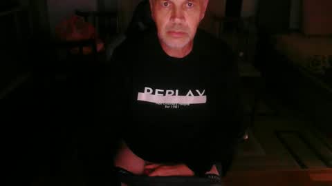 Snapshot of neno89654 chatting on 11-20-25, 01:00 neno89654 online show from 11-20-25, 01:00