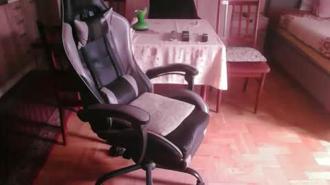 Snapshot of neno89654 chatting on 05-09-26, 05:12 neno89654 online show from 05-09-26, 05:12