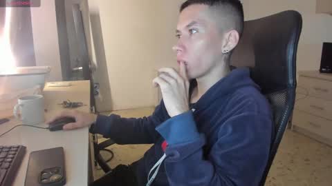 Snapshot of neo_and_jhin chatting on 10-03-25, 02:36 Jhin online show from 10-03-25, 02:36