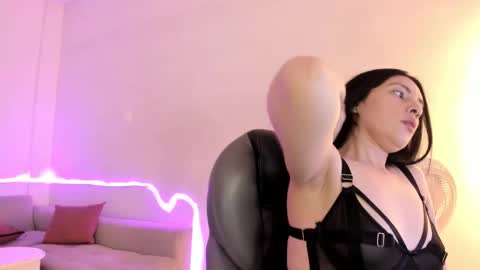 Snapshot of neo_sarah_ chatting on 11-09-25, 06:33 Sarah online show from 11-09-25, 06:33