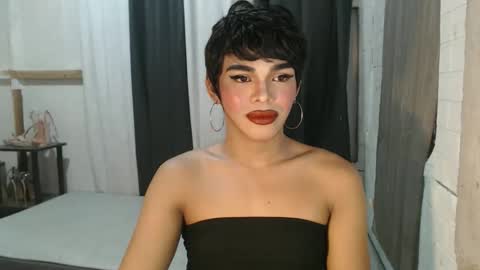 neomi online show from 10-30-25, 07:32