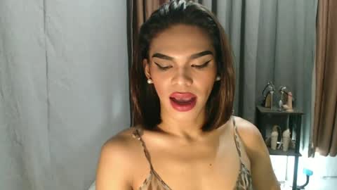 neomi online show from 06-22-26, 10:40