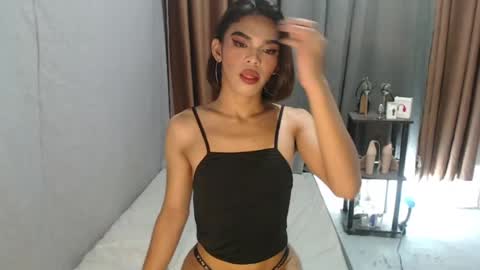 neomi online show from 07-16-26, 11:55