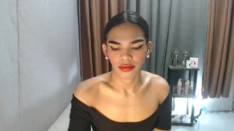 neomi online show from 07-19-26, 12:14