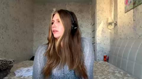neomimaddern online show from 06-19-26, 03:11