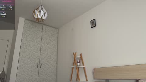 maeve  online show from 12-04-24, 09:13