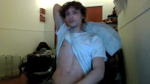 Snapshot of nephew_p chatting on 06-08-26, 01:28 nephew_p online show from 06-08-26, 01:28