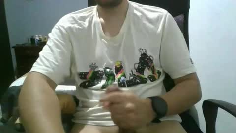 Snapshot of nerdxxx94 chatting on 04-29-26, 05:11 MrBull online show from 04-29-26, 05:11