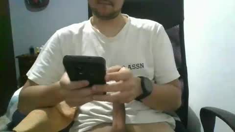 Snapshot of nerdxxx94 chatting on 06-03-26, 04:26 MrBull online show from 06-03-26, 04:26