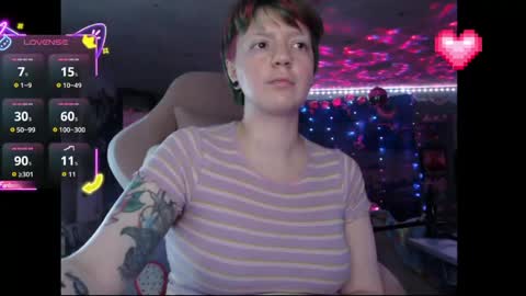 Snapshot of nerdy_squirty chatting on 06-16-26, 04:37 NerdySquirty online show from 06-16-26, 04:37