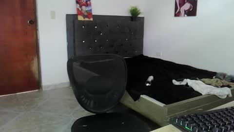 Snapshot of nerek_master chatting on 09-16-25, 12:17 nerek master online show from 09-16-25, 12:17