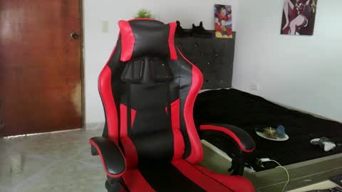 Snapshot of nerek_master chatting on 09-20-25, 01:01 nerek master online show from 09-20-25, 01:01