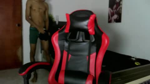 Snapshot of nerek_master chatting on 09-29-25, 10:31 nerek master online show from 09-29-25, 10:31