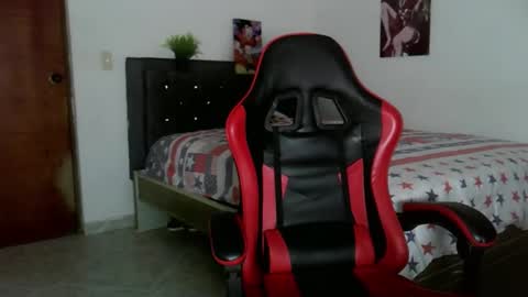 Snapshot of nerek_master chatting on 10-07-25, 10:40 nerek master online show from 10-07-25, 10:40