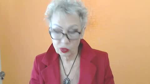 NessyJenixs online show from 10-22-25, 08:03