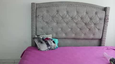 Snapshot of nesuko_kamado chatting on 09-18-25, 04:20 nesuko_kamado online show from 09-18-25, 04:20
