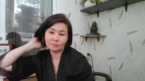 Snapshot of nettie_allie chatting on 12-18-25, 09:04 Nettie Allie online show from 12-18-25, 09:04