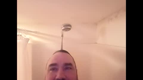 Snapshot of neverseentthatb4 chatting on 11-26-25, 10:55 Matt online show from 11-26-25, 10:55