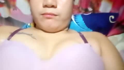 Snapshot of new_lady24 chatting on 02-12-25, 12:27 new_lady24 online show from 02-12-25, 12:27