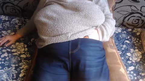 Lilly  online show from 11-19-25, 10:37