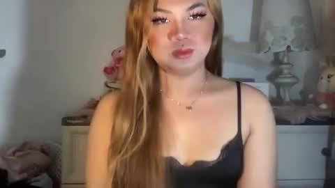 Snapshot of newbitch_intown69 chatting on 11-05-25, 01:27 Jane online show from 11-05-25, 01:27