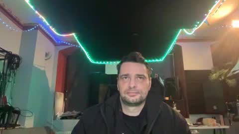 newguy2025 online show from 12-05-25, 09:29