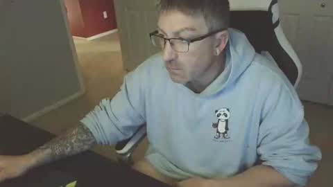 Snapshot of newevo chatting on 02-16-26, 03:41 newevo online show from 02-16-26, 03:41