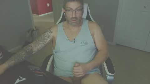 Snapshot of newevo chatting on 03-29-26, 10:43 newevo online show from 03-29-26, 10:43