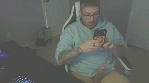 Snapshot of newevo chatting on 04-19-26, 04:17 newevo online show from 04-19-26, 04:17