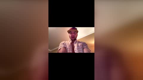 Snapshot of newmanharrison5 chatting on 04-29-26, 01:04 newmanharrison5 online show from 04-29-26, 01:04