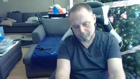 Snapshot of newvvorld chatting on 12-22-24, 06:15 NewWorld online show from 12-22-24, 06:15