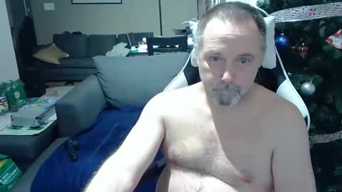 Snapshot of newvvorld chatting on 12-30-24, 05:02 NewWorld online show from 12-30-24, 05:02
