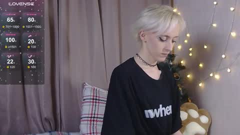 Snapshot of nextvibe1 chatting on 12-20-25, 08:05 NextVibe1 online show from 12-20-25, 08:05